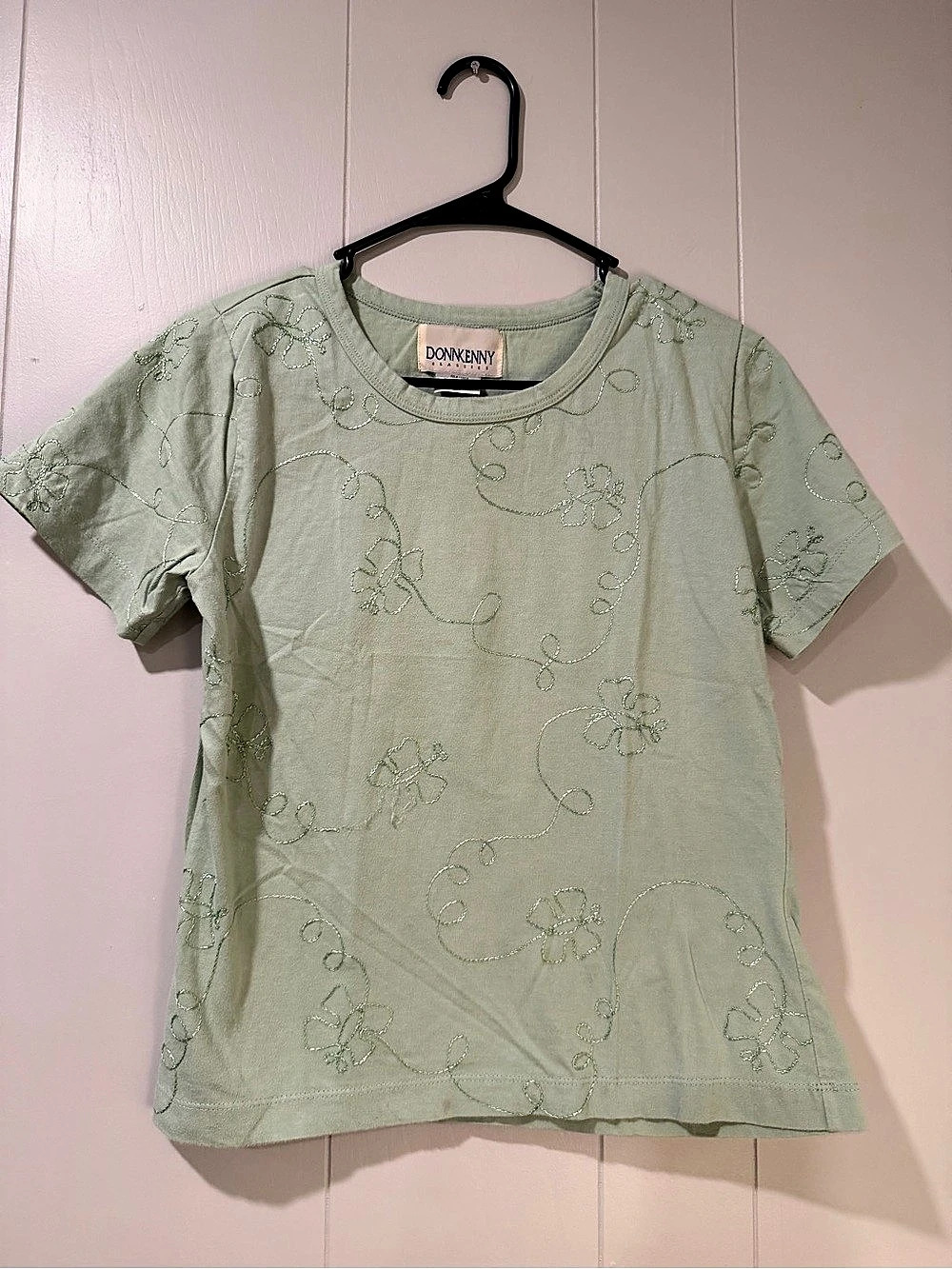 DONKENNY Embroidered Floral Short Sleeve Tee in Green Size Medium
